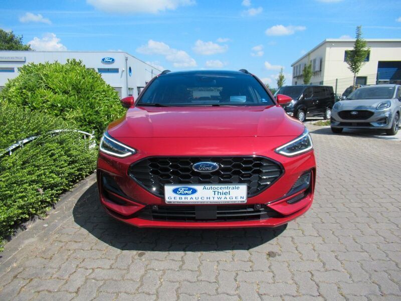 Gebraucht Ford Focus ST-Line X 155 PS (114 kW) 2025 Rot Limousine