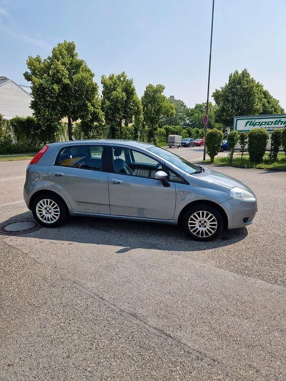 Gebraucht Fiat Punto Dynamic 77 PS (56 kW) 2009 Blau Kleinwagen