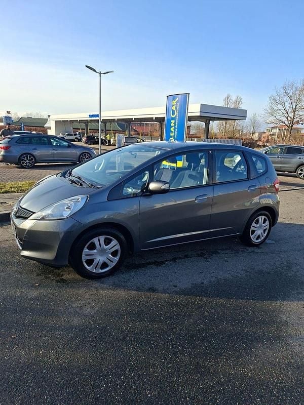 Gebraucht Honda Jazz Trend 99 PS (72 kW) 2014 Grau Kleinwagen