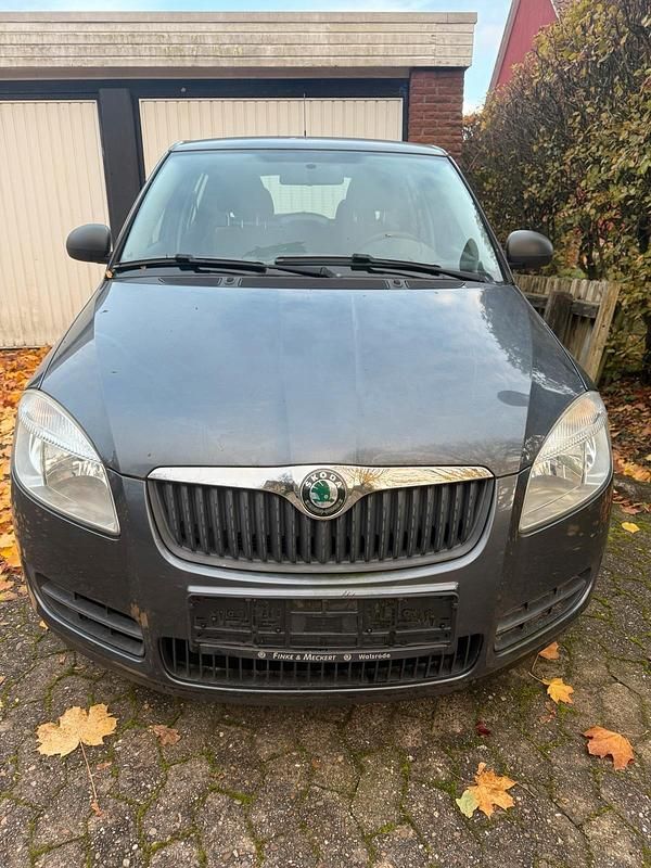 Grau Gebraucht 2009 Skoda Fabia Kleinwagen | 1.500 € - Bild 1/2