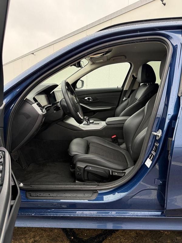 Gebraucht BMW 320 Advantage 190 PS (139 kW) 2021 Blau Kombi
