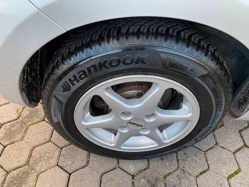 Gebraucht Hyundai i20 Edition 77 PS (56 kW) 2010 Silber Limousine