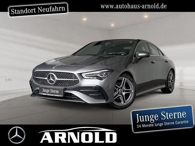 Mountaingrau (metallic) Gebraucht 2024 Mercedes CLA180 AMG line Limousine | 31.800 € (Superpreis) - Bild 1/4