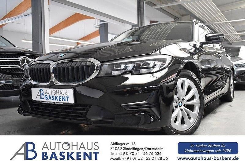 Schwarz Gebraucht 2022 BMW 318 Advantage Kombi | 23.990 € (Guter Preis) - Bild 1/4