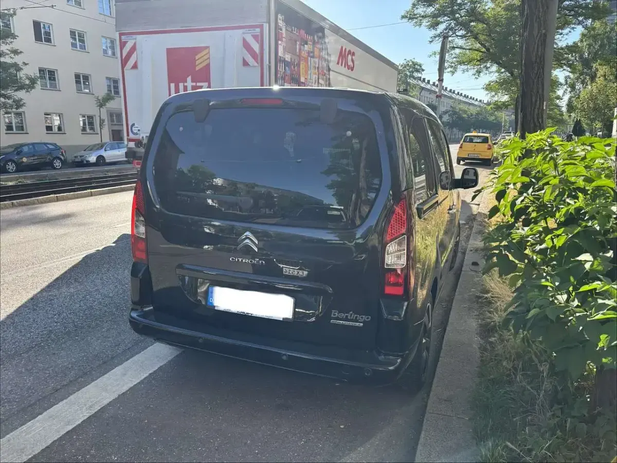 Gebraucht Citroën Berlingo PureTech 110 PS (80 kW) 2018 Schwarz Van / Kleinbus