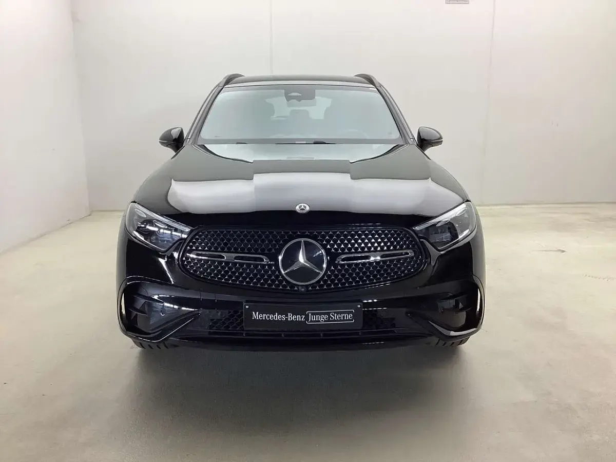 Gebraucht Mercedes GLC220 AMG 197 PS (144 kW) 2025 Unilack schwarz SUV