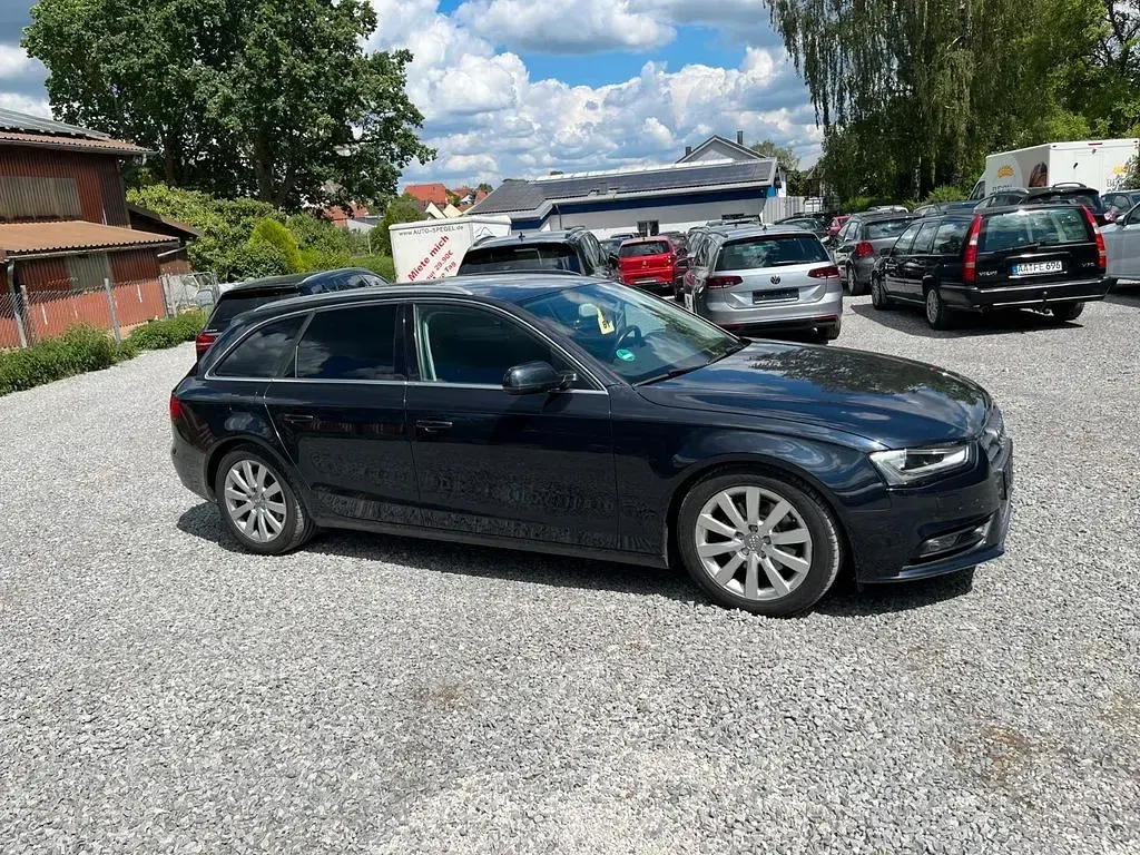 Gebraucht Audi A4 Ambiente 170 PS (125 kW) 2012 Blau Kombi