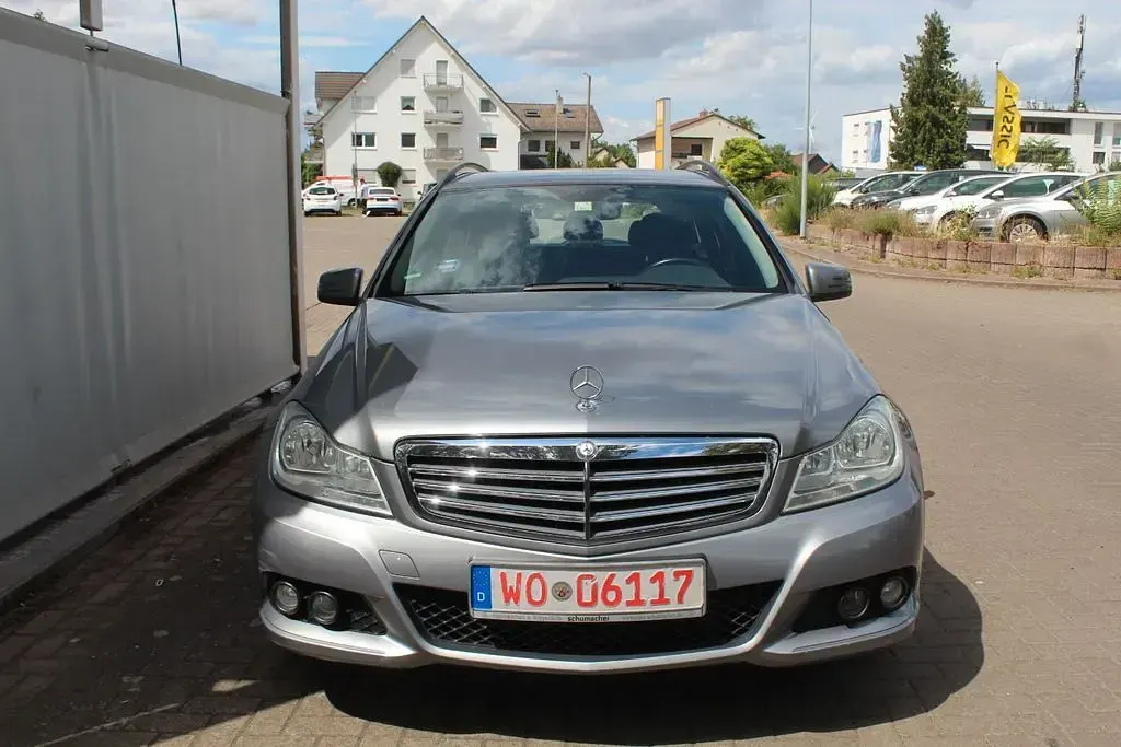Gebraucht Mercedes C200 136 PS (100 kW) 2012 Grau Limousine