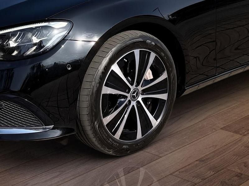 Gebraucht Mercedes E300 Avantgarde 306 PS (225 kW) 2022 Schwarz Limousine