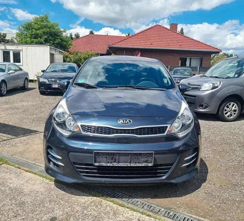 Gebraucht Kia Rio 109 PS (80 kW) 2016 Blau Kleinwagen