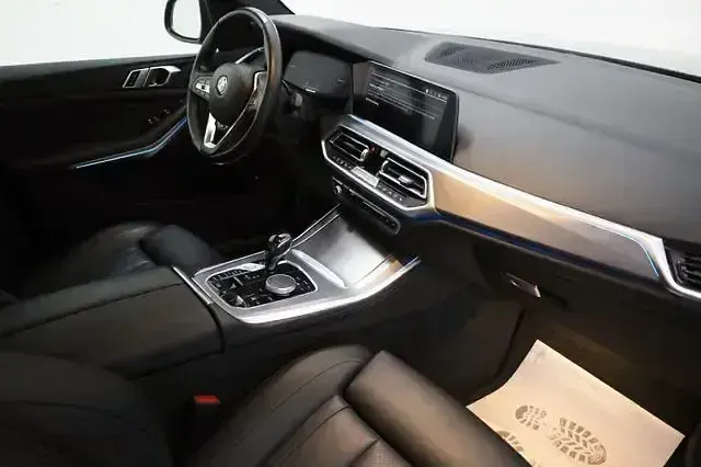 Gebraucht BMW X5 Sport Line 394 PS (289 kW) 2021 Black sapphire metallic (metallic) SUV