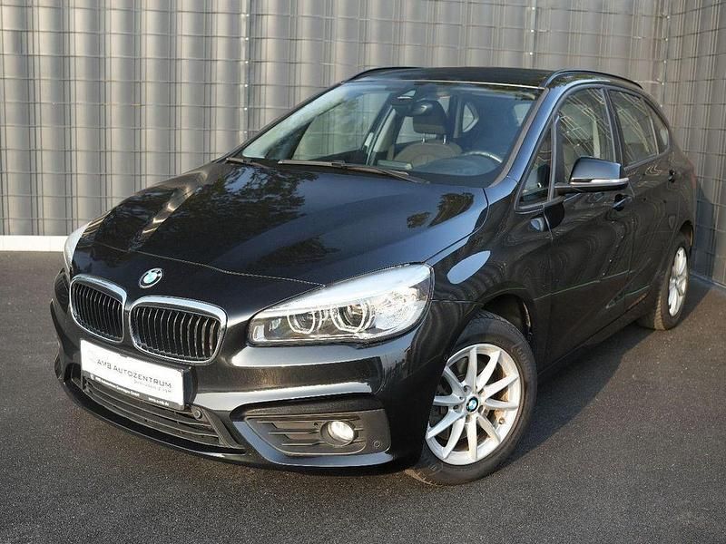 Schwarz Gebraucht 2018 BMW 220 Active Tourer Sport Line Van / Kleinbus | 19.499 € (Fairer Preis) - Bild 1/4