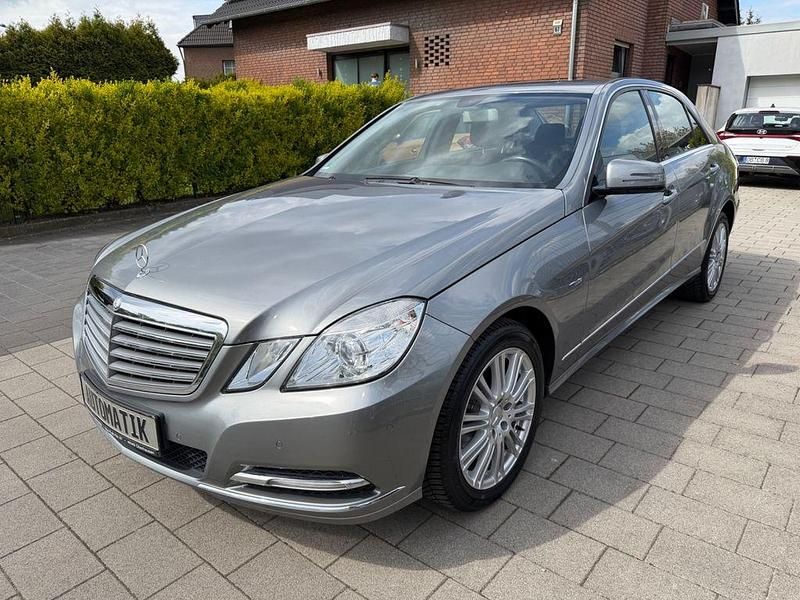 Gebraucht Mercedes E200 Elegance 184 PS (135 kW) 2012 Grau Limousine