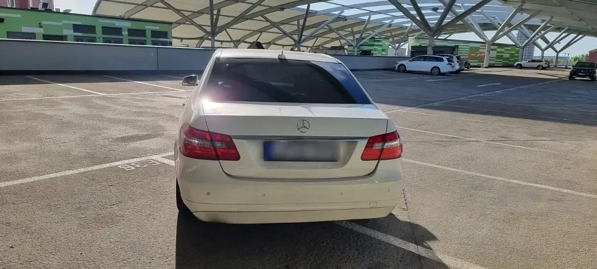 Second-hand Mercedes E220 170 CP (125 kW) 2010 Alb Berlinǎ