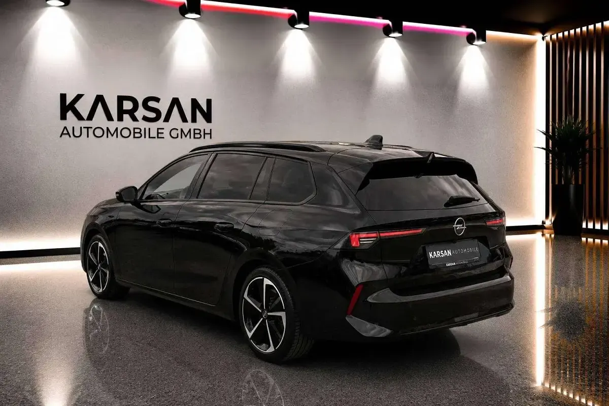 Gebraucht Opel Astra Elegance 131 PS (96 kW) 2024 Schwarz Kleinwagen