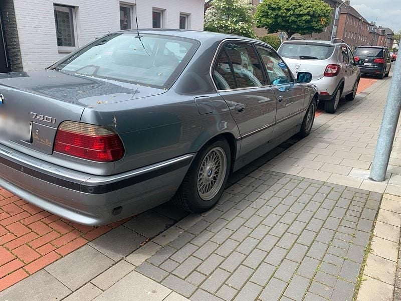 Gebraucht BMW 740 285 PS (209 kW) 1995 Grau Limousine