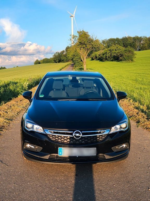 Schwarz Gebraucht 2018 Opel Astra S Limousine | 11.950 € (Fairer Preis) - Bild 1/4