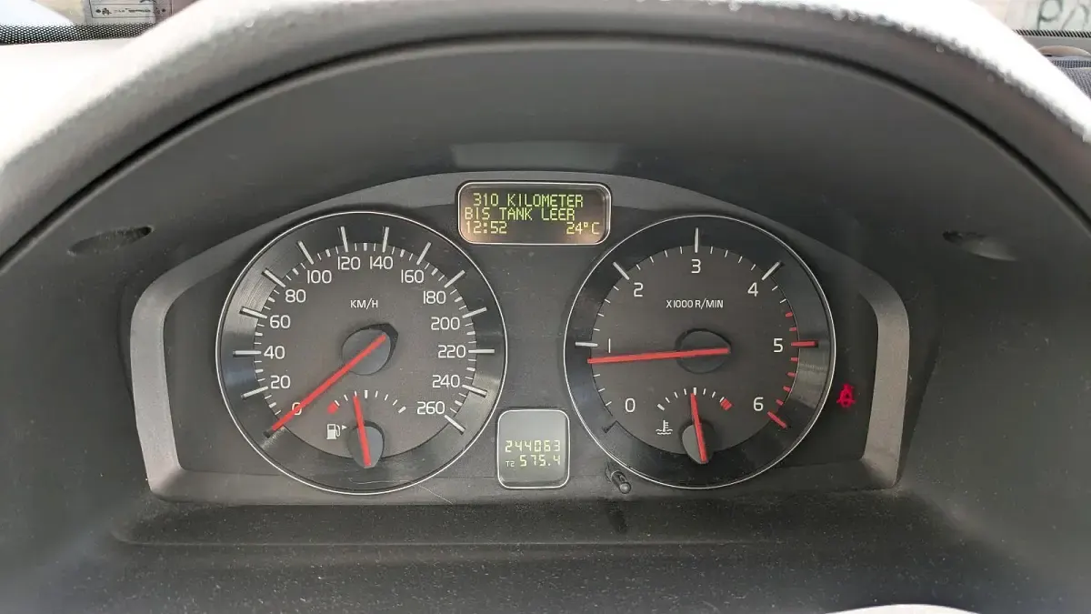 Usado Volvo V50 114 CV (83 kW) 2011 Azul Familiar