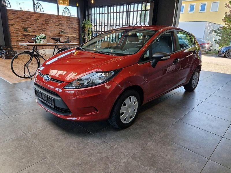 Gebraucht Ford Fiesta Ambiente 60 PS (44 kW) 2009 Rot Kleinwagen