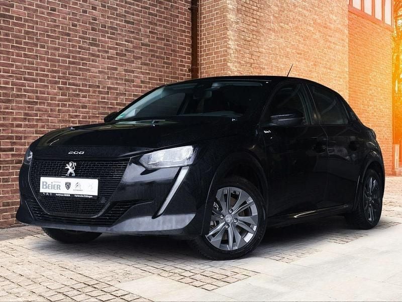 Gebraucht Peugeot e-208 Active 100 kW (136 PS) 2021 Schwarz Kleinwagen