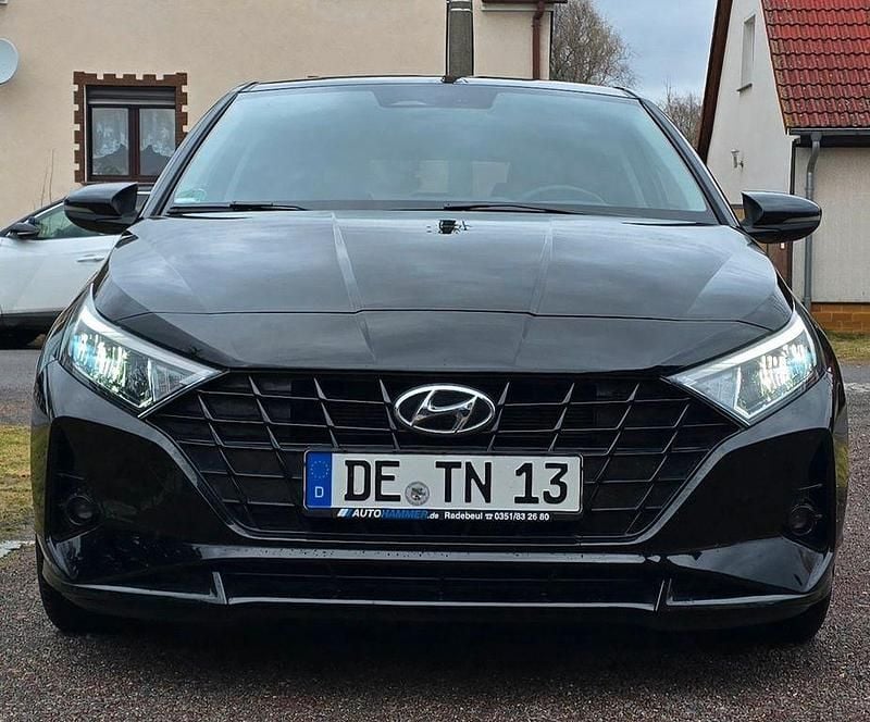 Gebraucht Hyundai i20 Comfort 84 PS (61 kW) 2021 Schwarz Kleinwagen