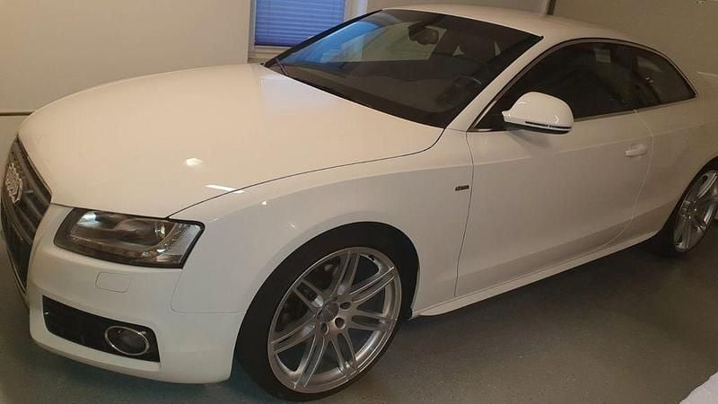 Weiß Gebraucht 2009 Audi Coupé Sport Coupé | 14.450 € - Bild 1/4