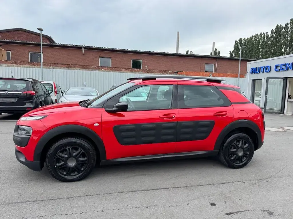 Gebraucht Citroën C4 Feel 82 PS (60 kW) 2017 Rot Limousine