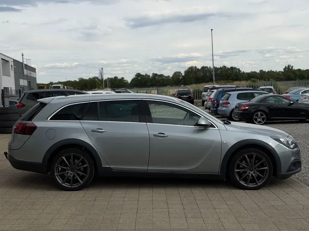 Gebraucht Opel Insignia Country Tourer 163 PS (119 kW) 2013 Silber Kombi