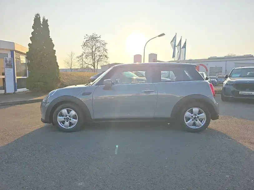 Gebraucht Mini Cooper Hatch 136 PS (100 kW) 2022 Grau Kleinwagen