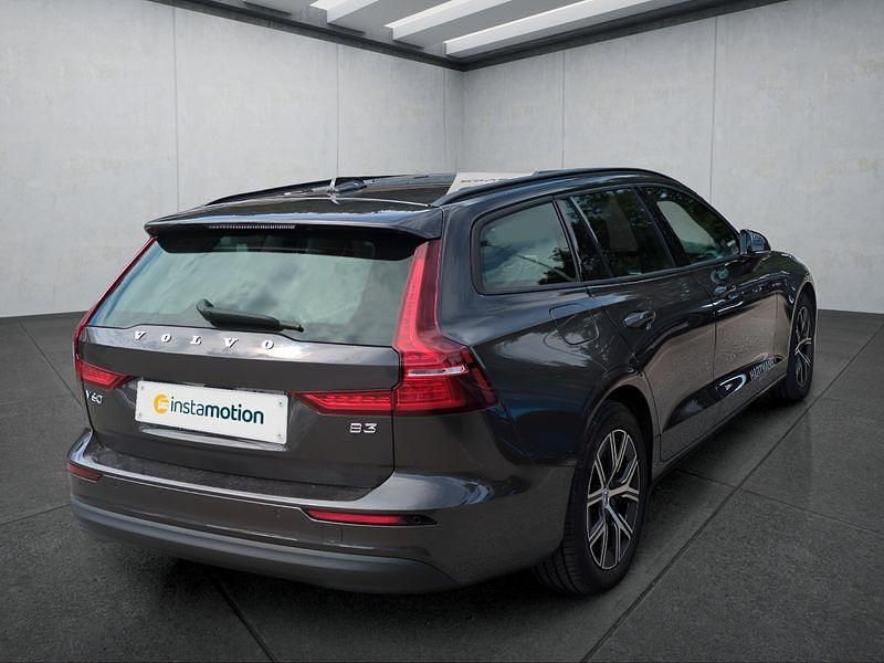 Gebraucht Volvo V60 163 PS (119 kW) 2024 Grau Kombi