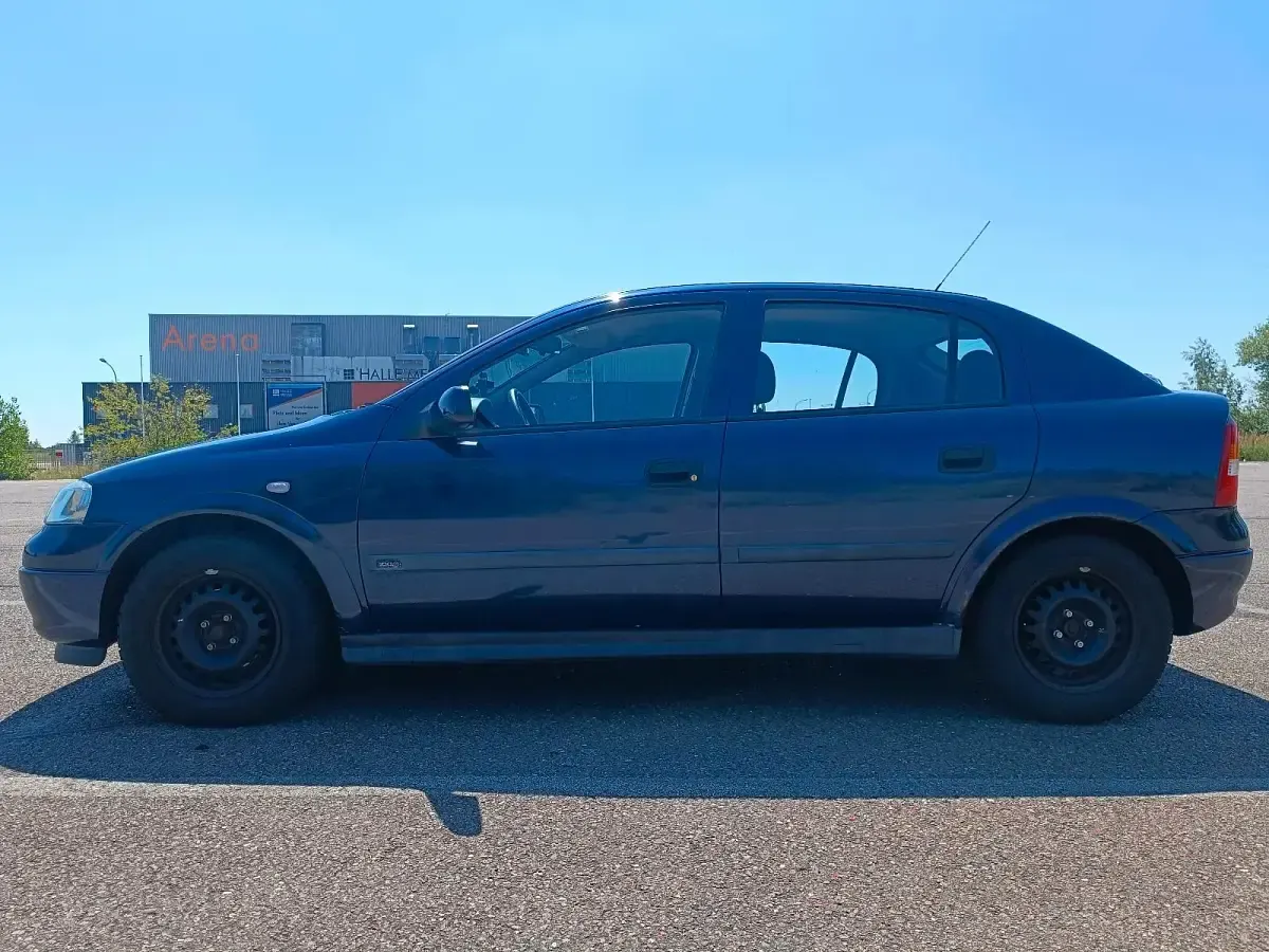 Gebraucht Opel Astra 101 PS (74 kW) 1999 Blau Limousine