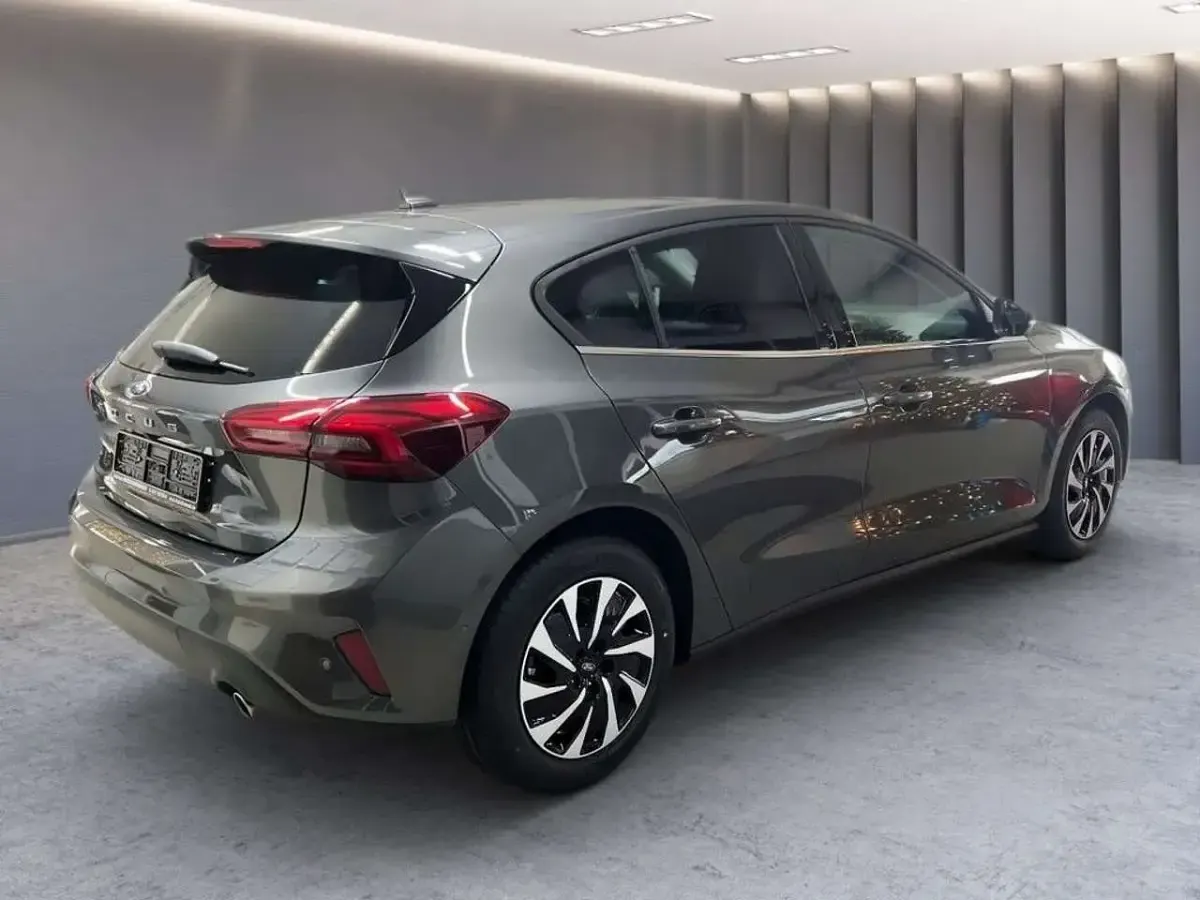Gebraucht Ford Focus Titanium X 125 PS (91 kW) 2023 Magneticgrau Limousine
