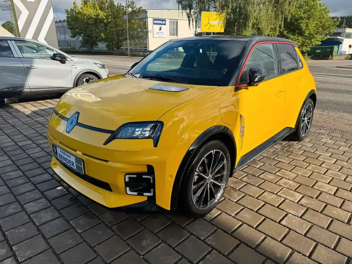 Neu Renault 5 E-Tech Iconic 110 kW (150 PS) 2026 Pop yellow mit black pearl Kleinwagen
