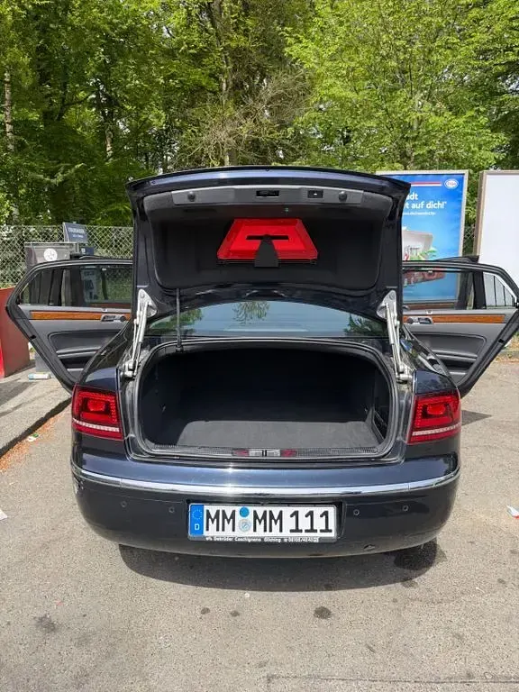 Usata VW Phaeton 245 CV (180 kW) 2014 Blu Berlina