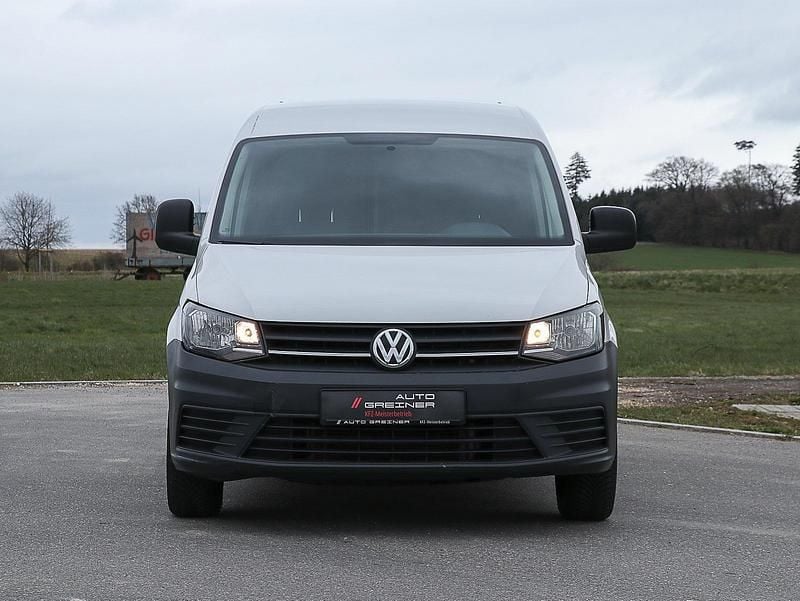 Second-hand VW Caddy 102 CP (75 kW) 2017 Alb Monovolum