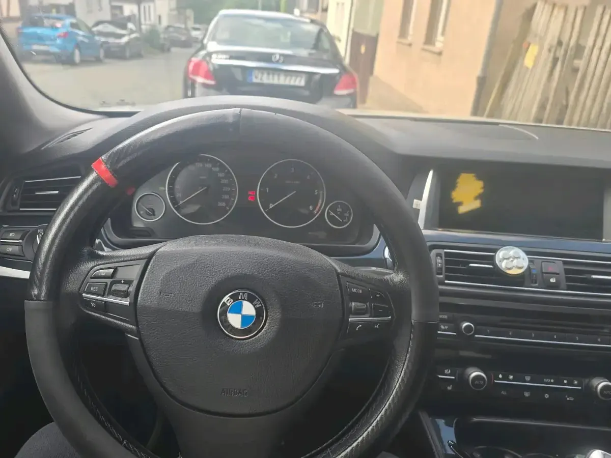 Gebraucht BMW 525 218 PS (160 kW) 2012 Silber Kombi
