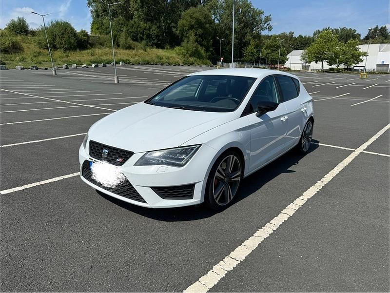 Weiß Gebraucht 2016 Cupra Leon Limousine | 18.100 € (Fairer Preis) - Bild 1/4
