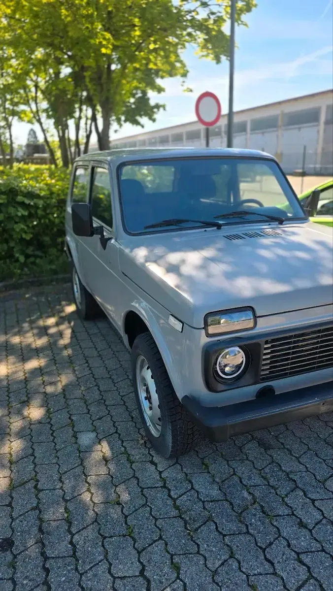 Brugt Lada niva 83 HK (61 kW) 2005 Grå SUV