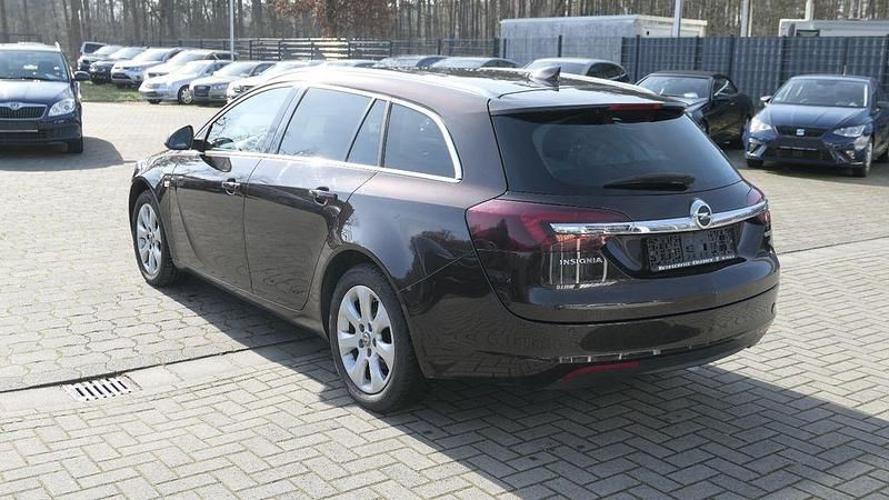 Gebraucht Opel Insignia Innovation 140 PS (102 kW) 2017 Braun Kombi