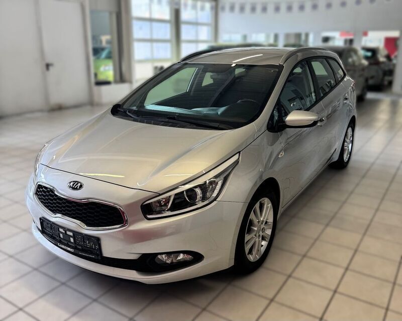 Silber Gebraucht 2014 Kia Ceed Sportswagon Kombi | 9.299 € (Fairer Preis) - Bild 1/4