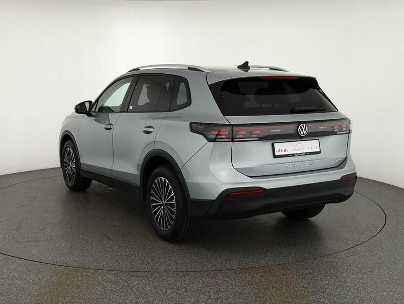 Neu VW Tiguan 150 PS (110 kW) 2025 Silber SUV
