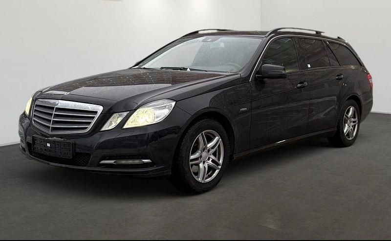 Gebraucht Mercedes E220 170 PS (125 kW) 2011 Schwarz Kombi