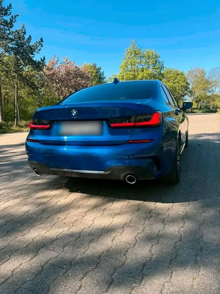 Gebraucht BMW 320 M Sport 190 PS (139 kW) 2020 Blau Limousine