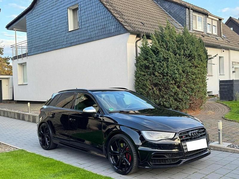 Schwarz Gebraucht 2016 Audi S3 Limousine | 21.560 € (Superpreis) - Bild 1/4