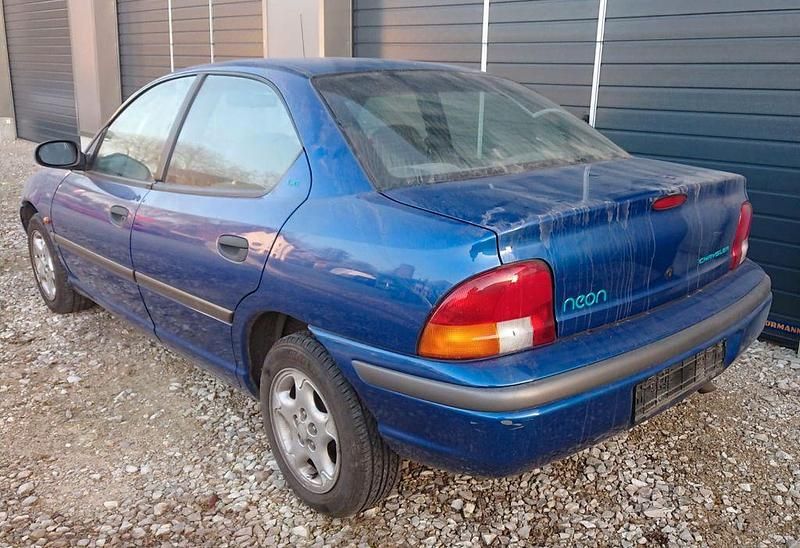 Gebraucht Chrysler Neon 133 PS (97 kW) 1995 Blau Limousine
