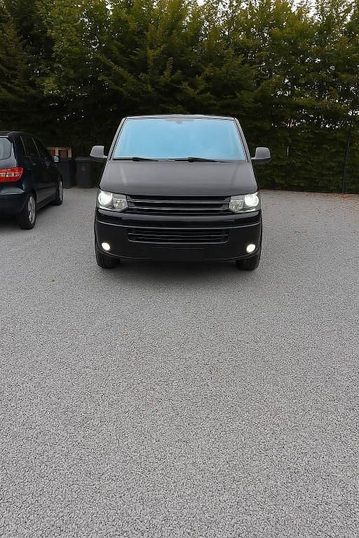 Gebraucht VW Multivan 179 PS (131 kW) 2011 Schwarz Van