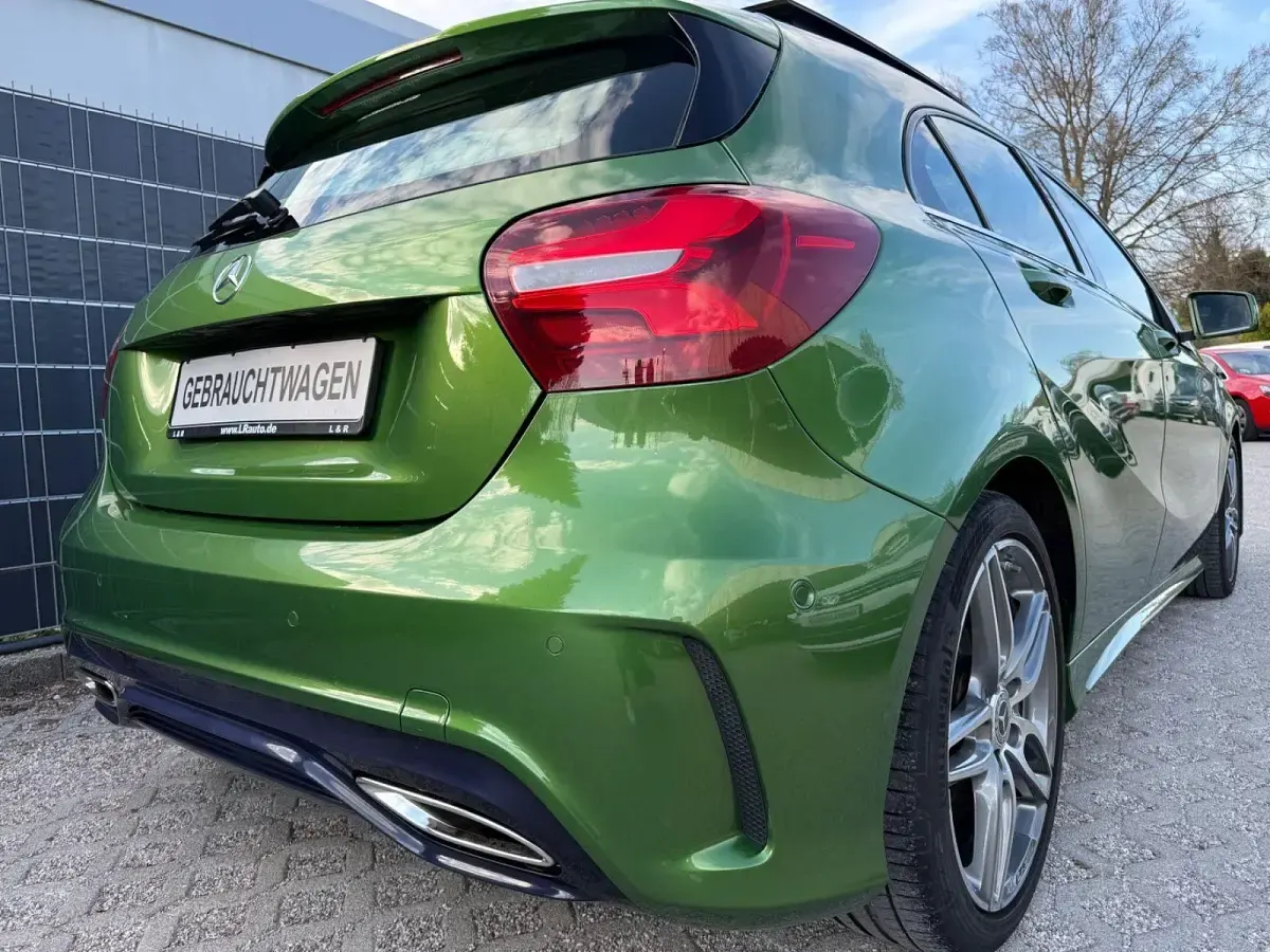 Gebraucht Mercedes A180 AMG line 122 PS (89 kW) 2016 Grün Limousine
