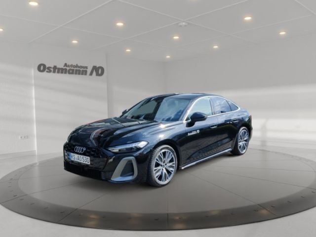 Mythosschwarz metallic Gebraucht 2025 Audi A5 Ambiente Coupé | 53.880 € (Superpreis) - Bild 1/4