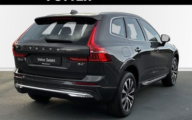 Gebraucht Volvo XC60 Plus 197 PS (144 kW) 2022 Grau SUV