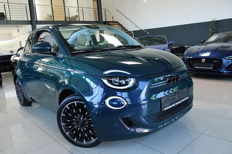 Ozeangreen** Gebraucht 2023 Fiat 500e La Prima Cabrio | 24.600 € (Fairer Preis) - Bild 1/4